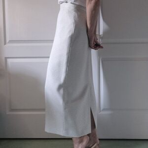 Vintage Long Slim White Skirt with Black Micro Check | Size Vintage 8